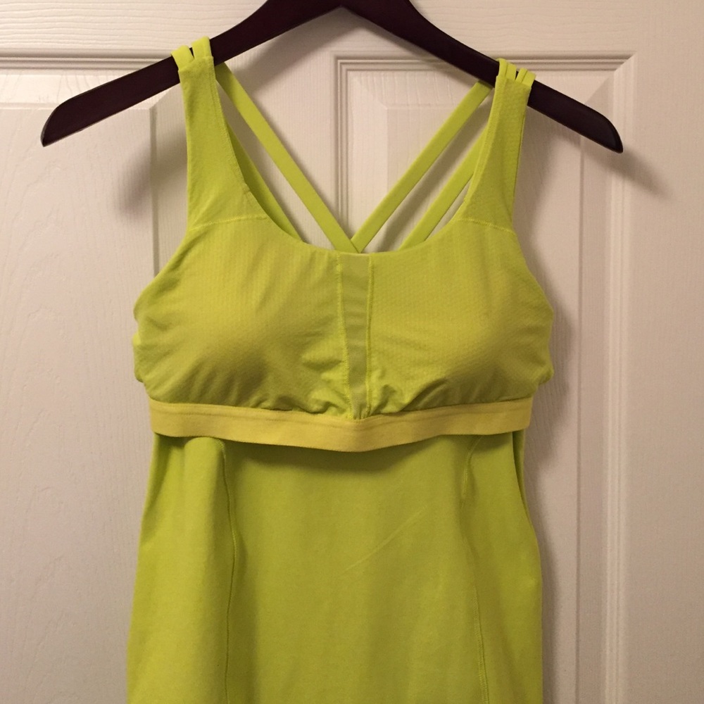 Lululemon Top. - Picture 3 of 3